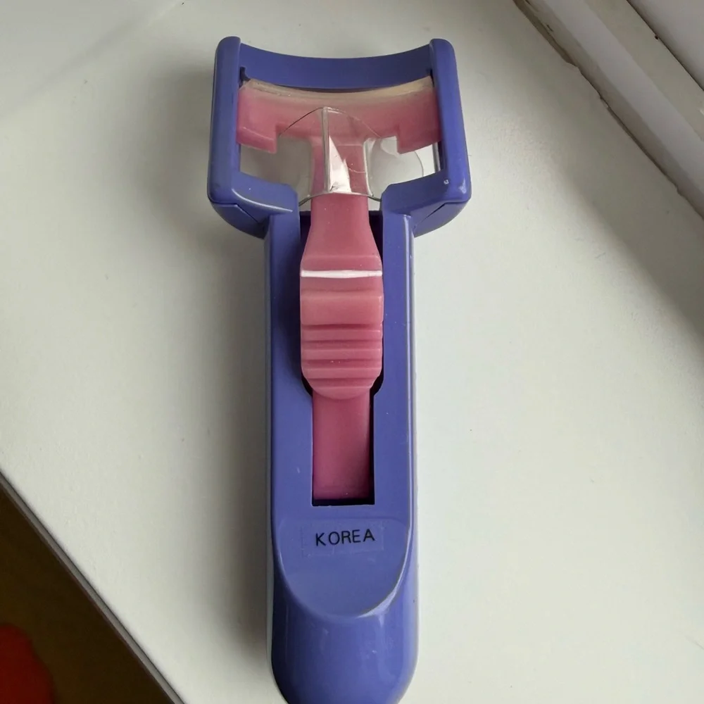 Plastic‎ Safety Eyelash Curler Pink NEW Beauty Tool Korea